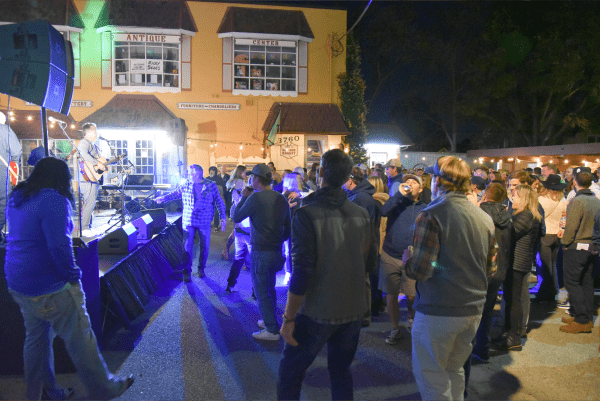 Andrew Deerin 2023 at GIGS Courtyard, October 7, 2023 - photo 37