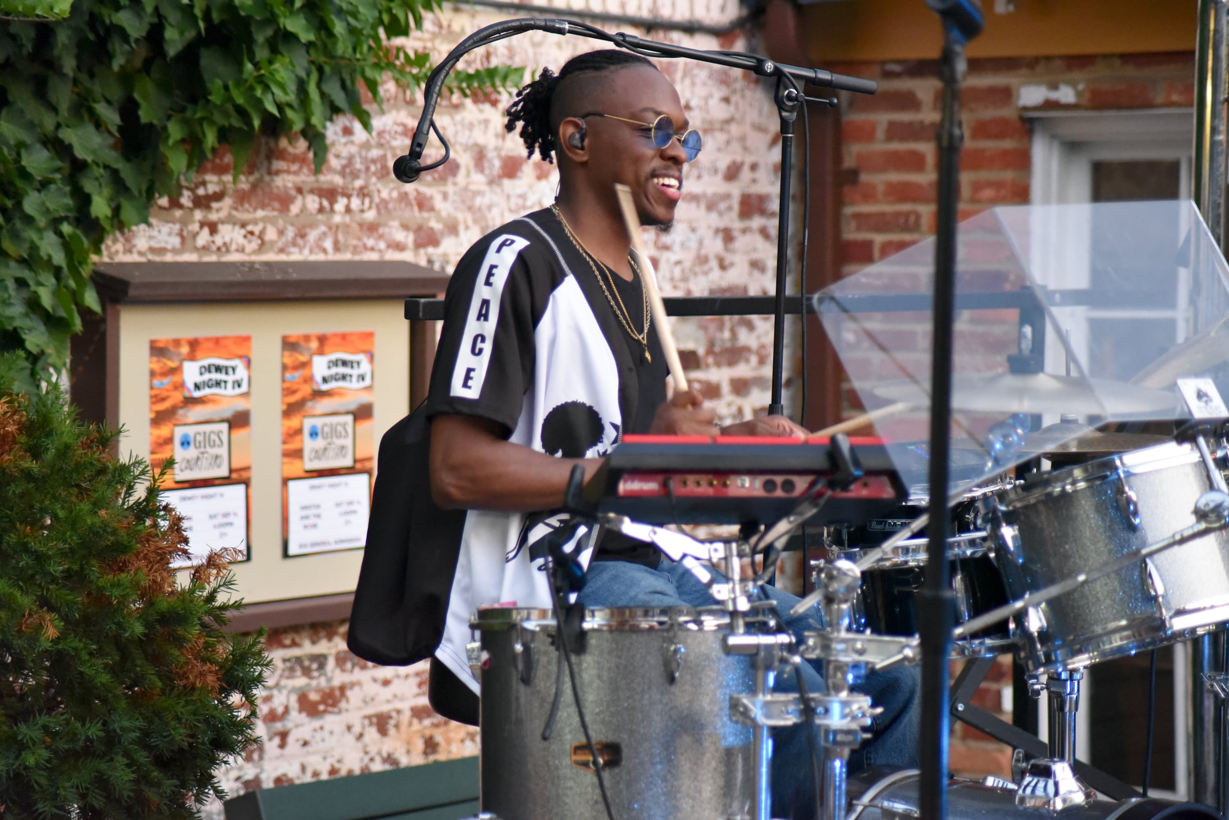 Dewey Night IV at GIGS Courtyard, September 14, 2024 - photo 11