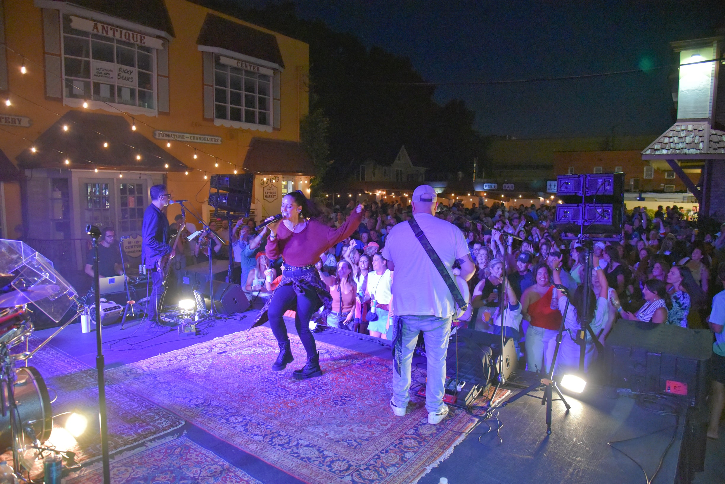 Dewey Night IV at GIGS Courtyard, September 14, 2024 - photo 27
