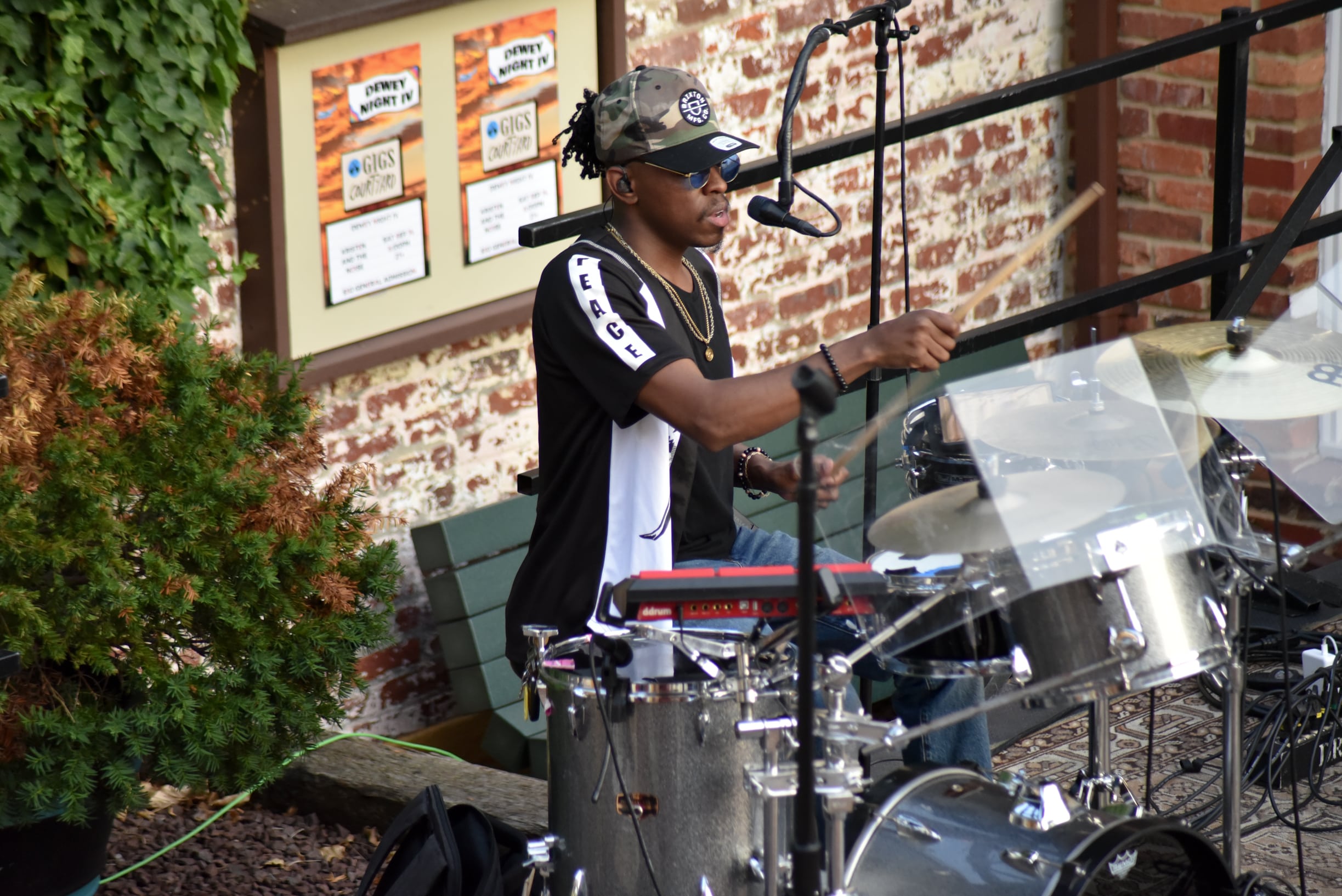 Dewey Night IV at GIGS Courtyard, September 14, 2024 - photo 7