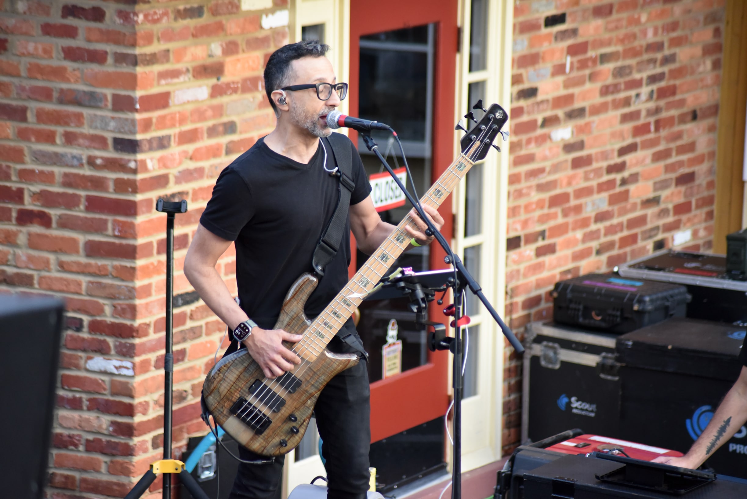 Dewey Night IV at GIGS Courtyard, September 14, 2024 - photo 9