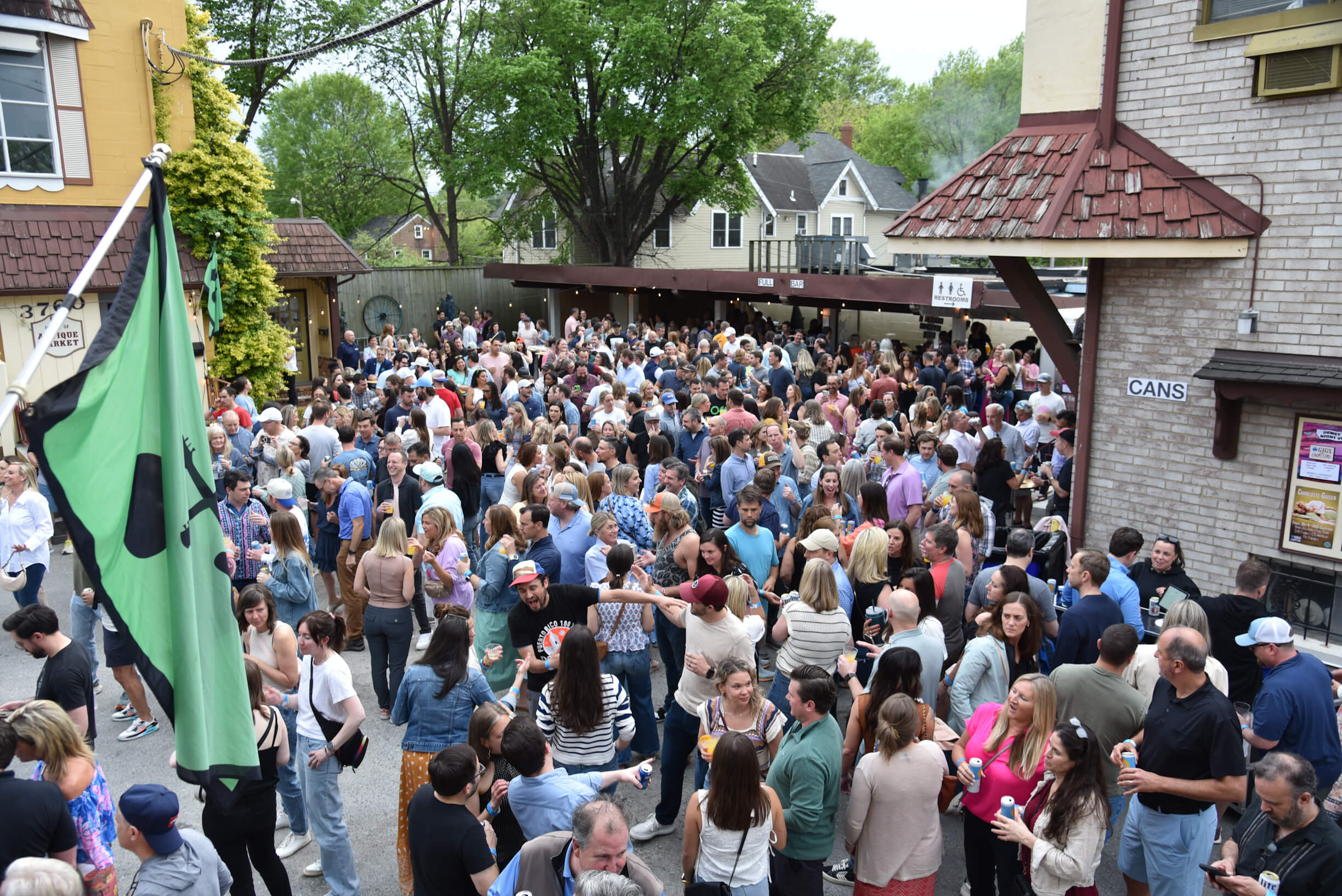 Dewey Night VI at GIGS Courtyard, April 25, 2025 - photo 14