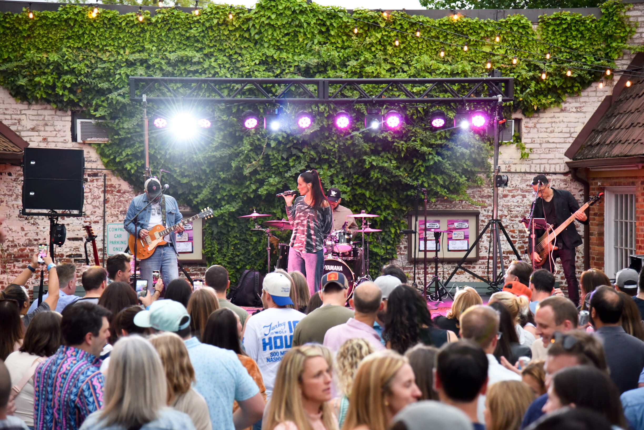 Dewey Night VI at GIGS Courtyard, April 25, 2025 - photo 15