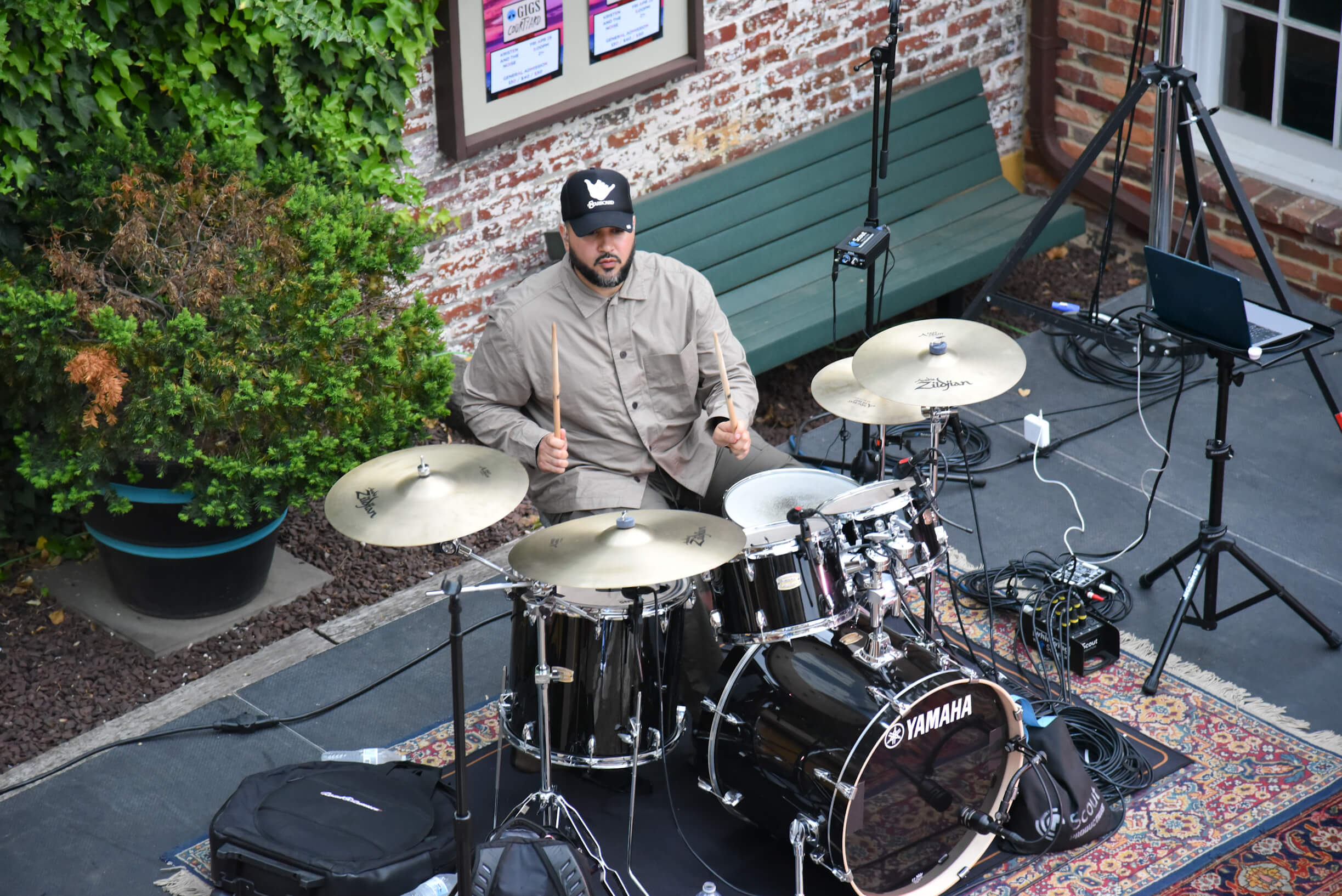 Dewey Night VI at GIGS Courtyard, April 25, 2025 - photo 21