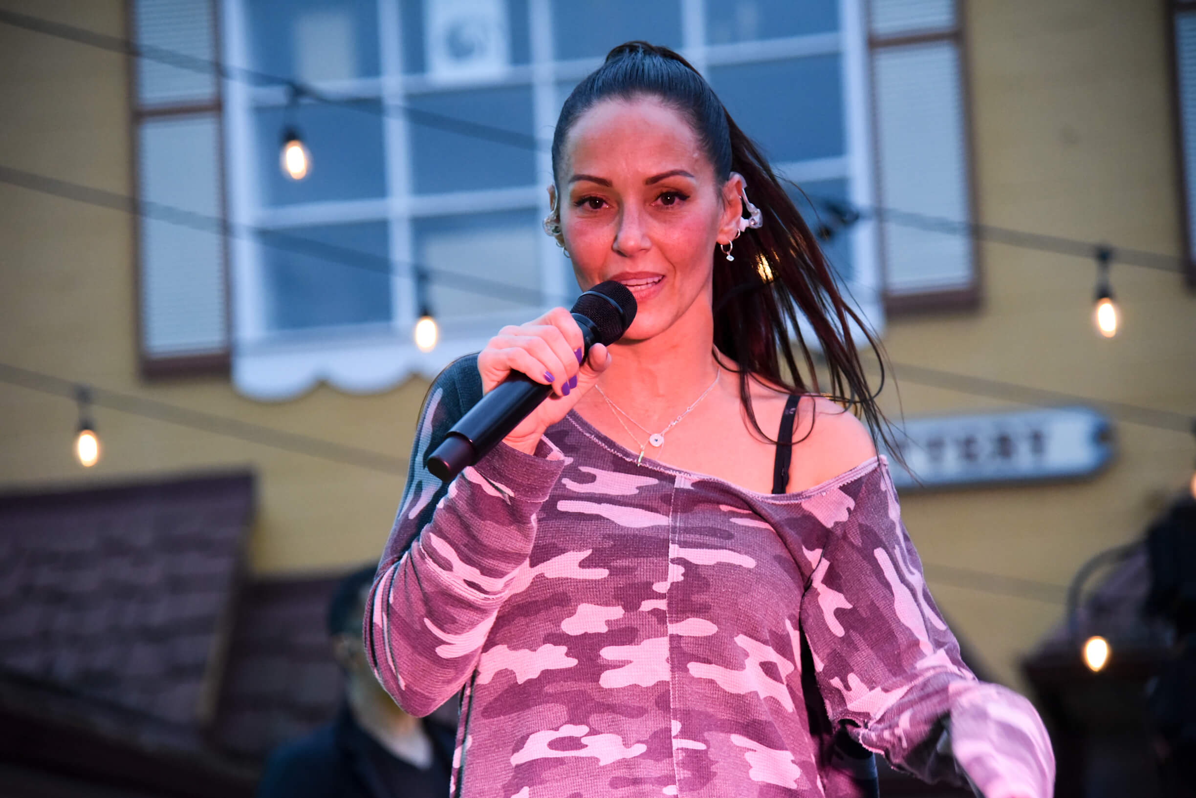 Dewey Night VI at GIGS Courtyard, April 25, 2025 - photo 22