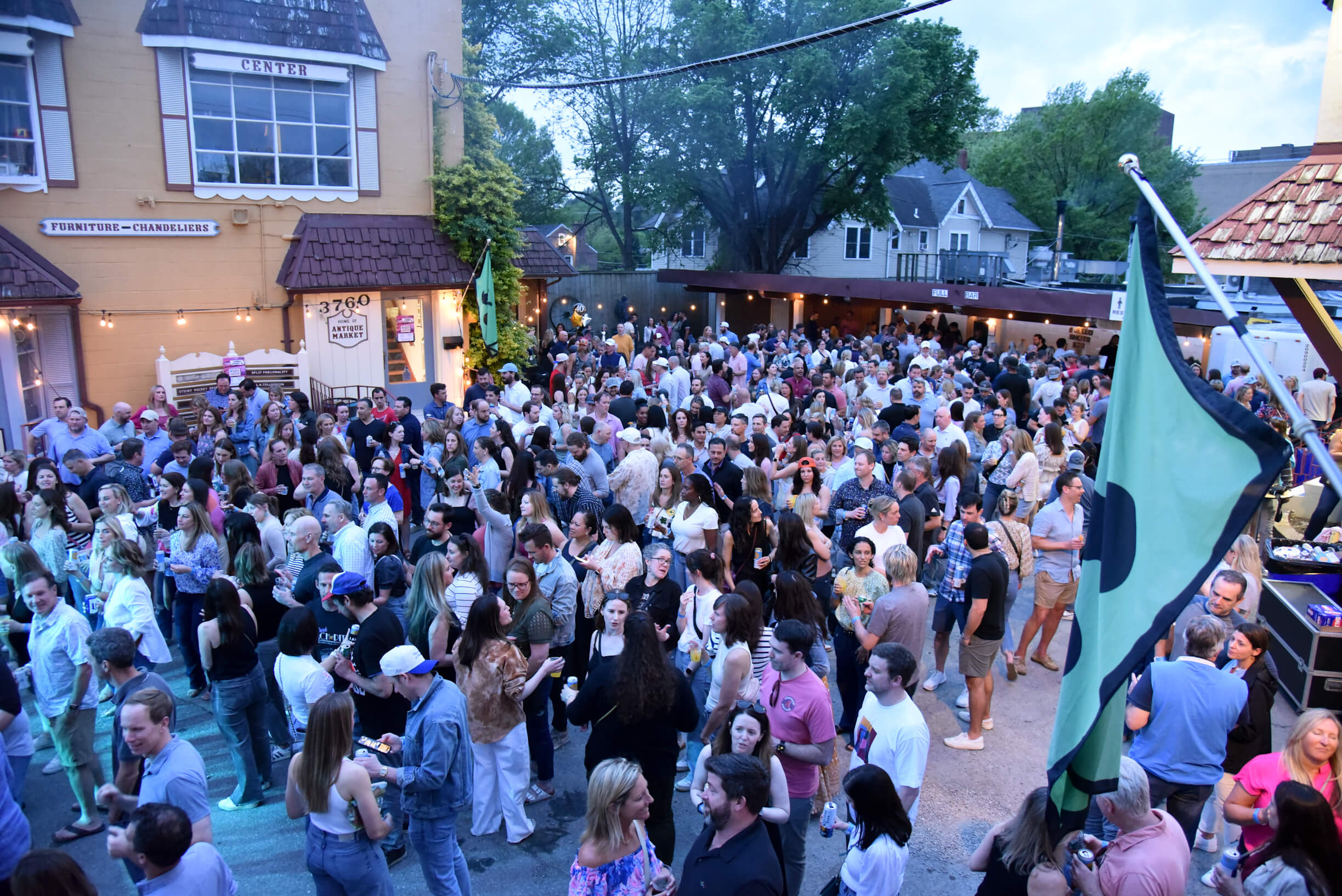 Dewey Night VI at GIGS Courtyard, April 25, 2025 - photo 28