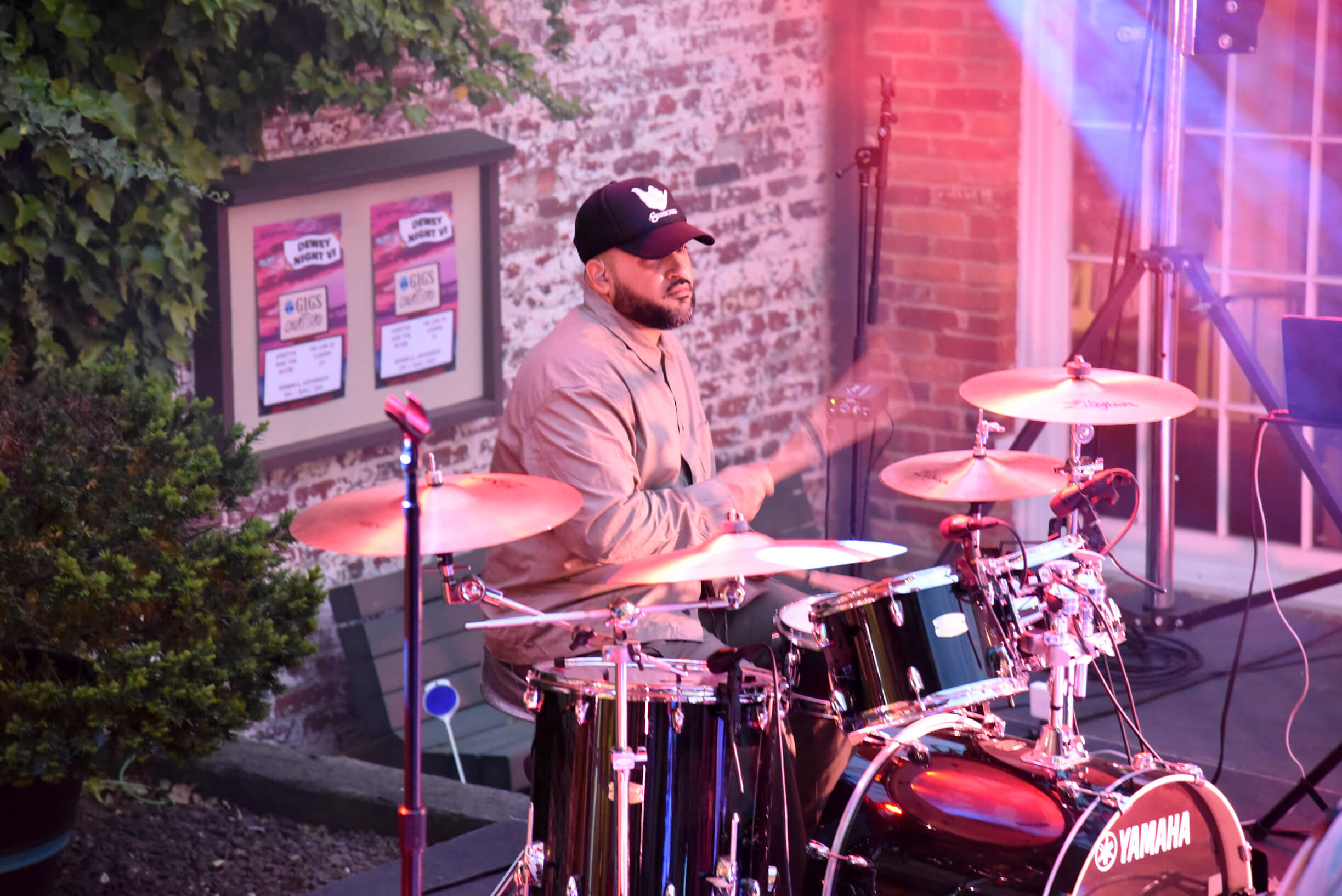 Dewey Night VI at GIGS Courtyard, April 25, 2025 - photo 32