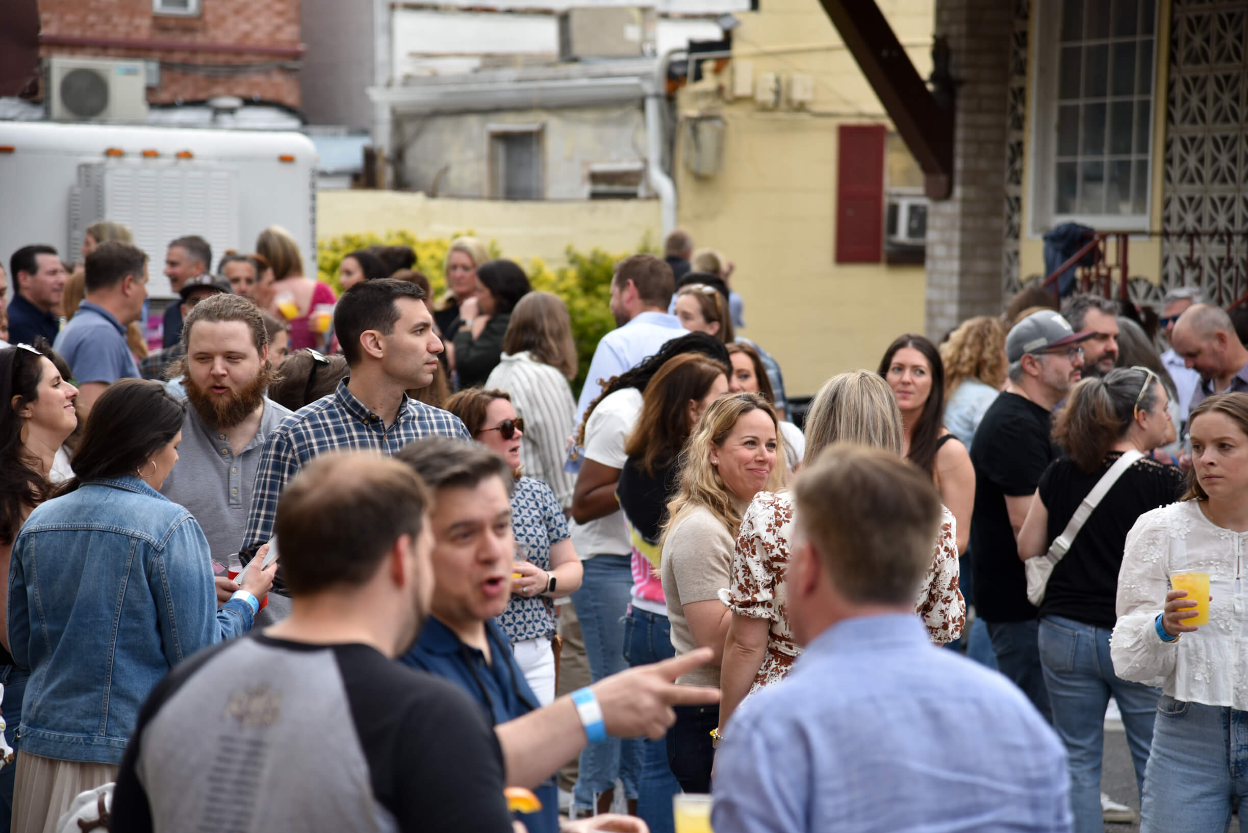 Dewey Night VI at GIGS Courtyard, April 25, 2025 - photo 7