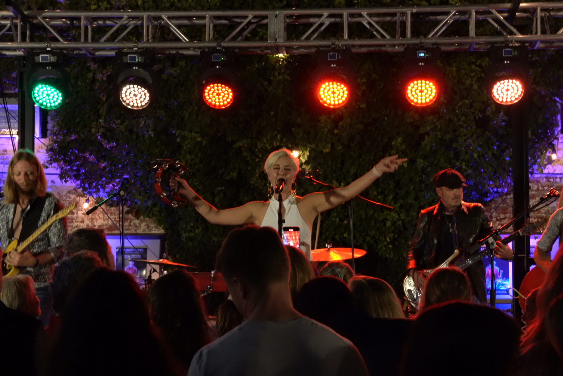 Maggie Rose at GIGS Courtyard, October 2, 2021 - photo 16