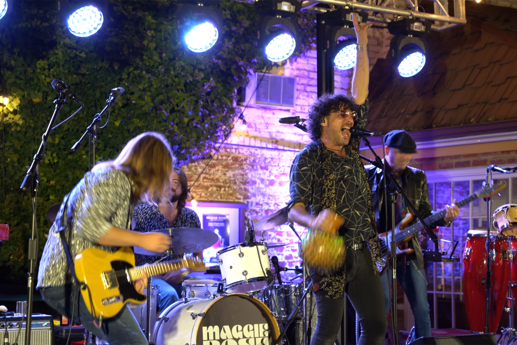Maggie Rose at GIGS Courtyard, October 2, 2021 - photo 7
