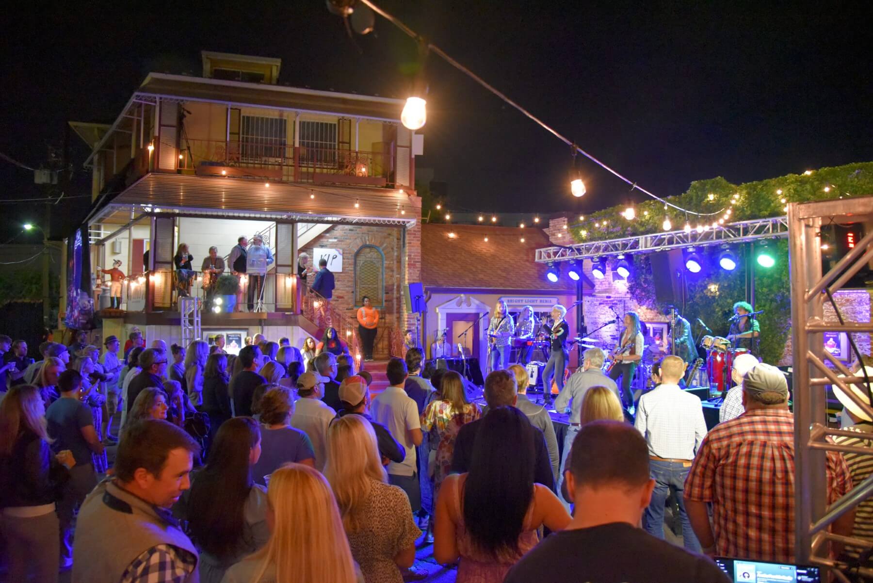 Maggie Rose at GIGS Courtyard, October 2, 2021 - photo 25