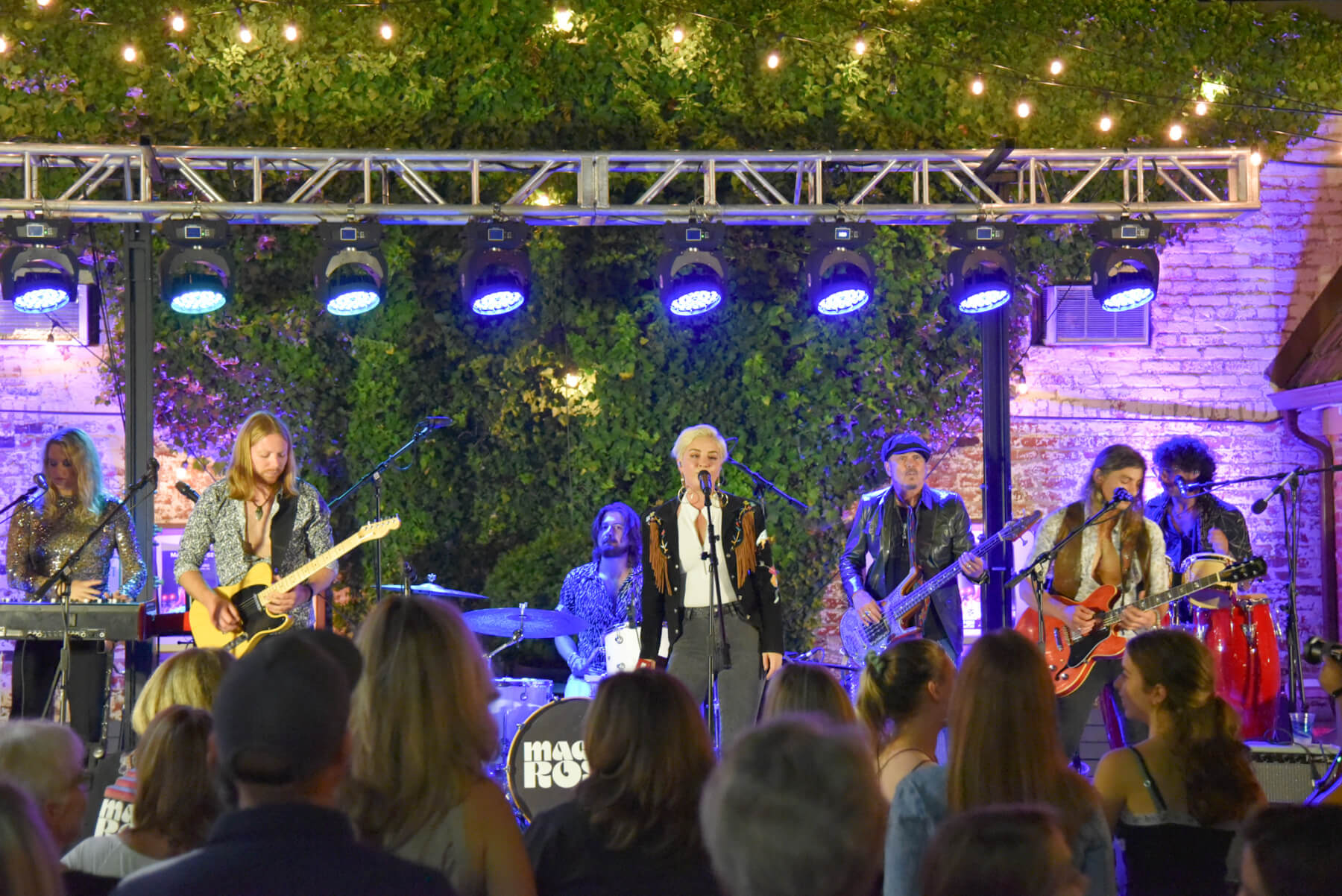 Maggie Rose at GIGS Courtyard, October 2, 2021 - photo 23