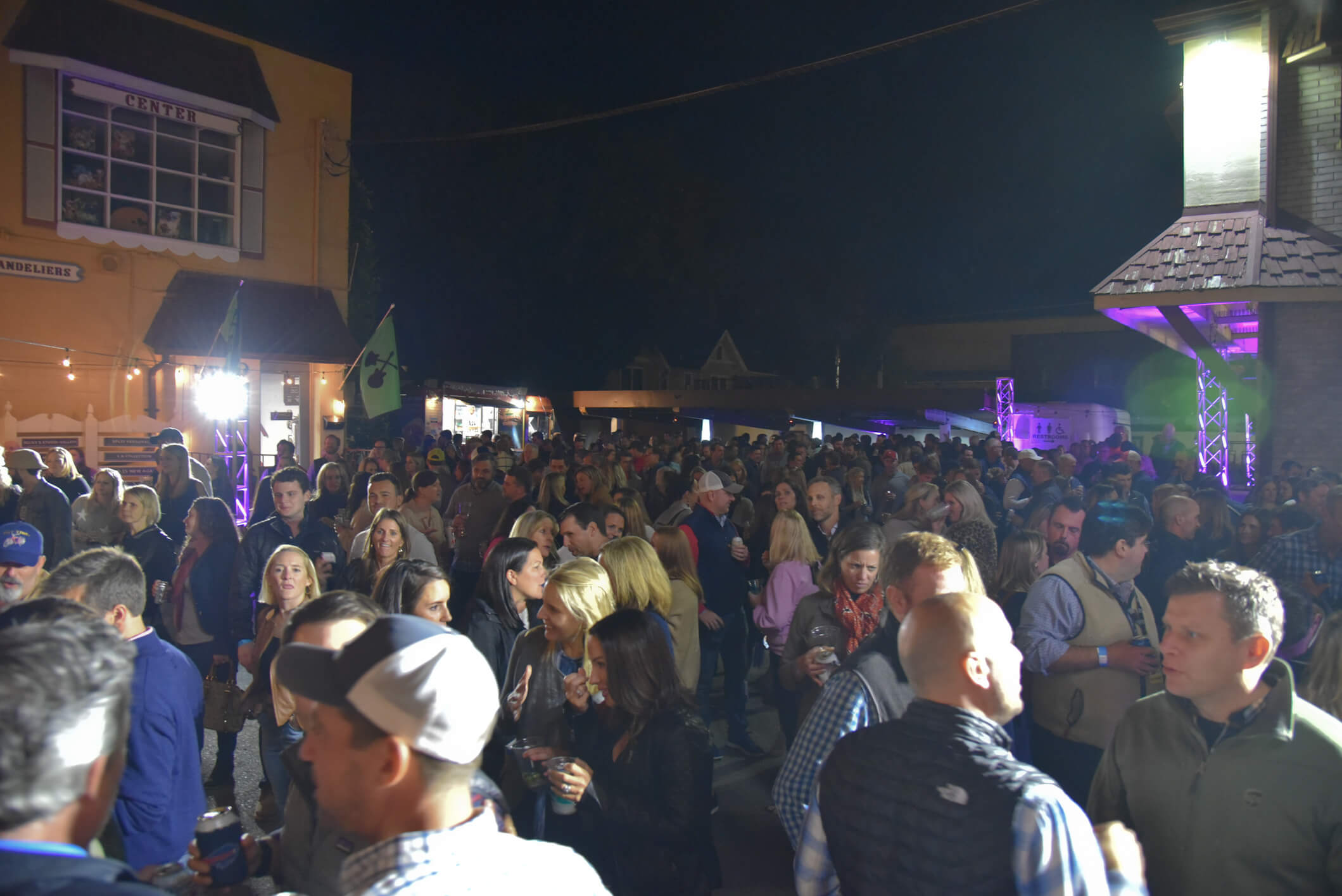 Rumble on the Row II at GIGS Courtyard, October 23, 2021 - photo 16