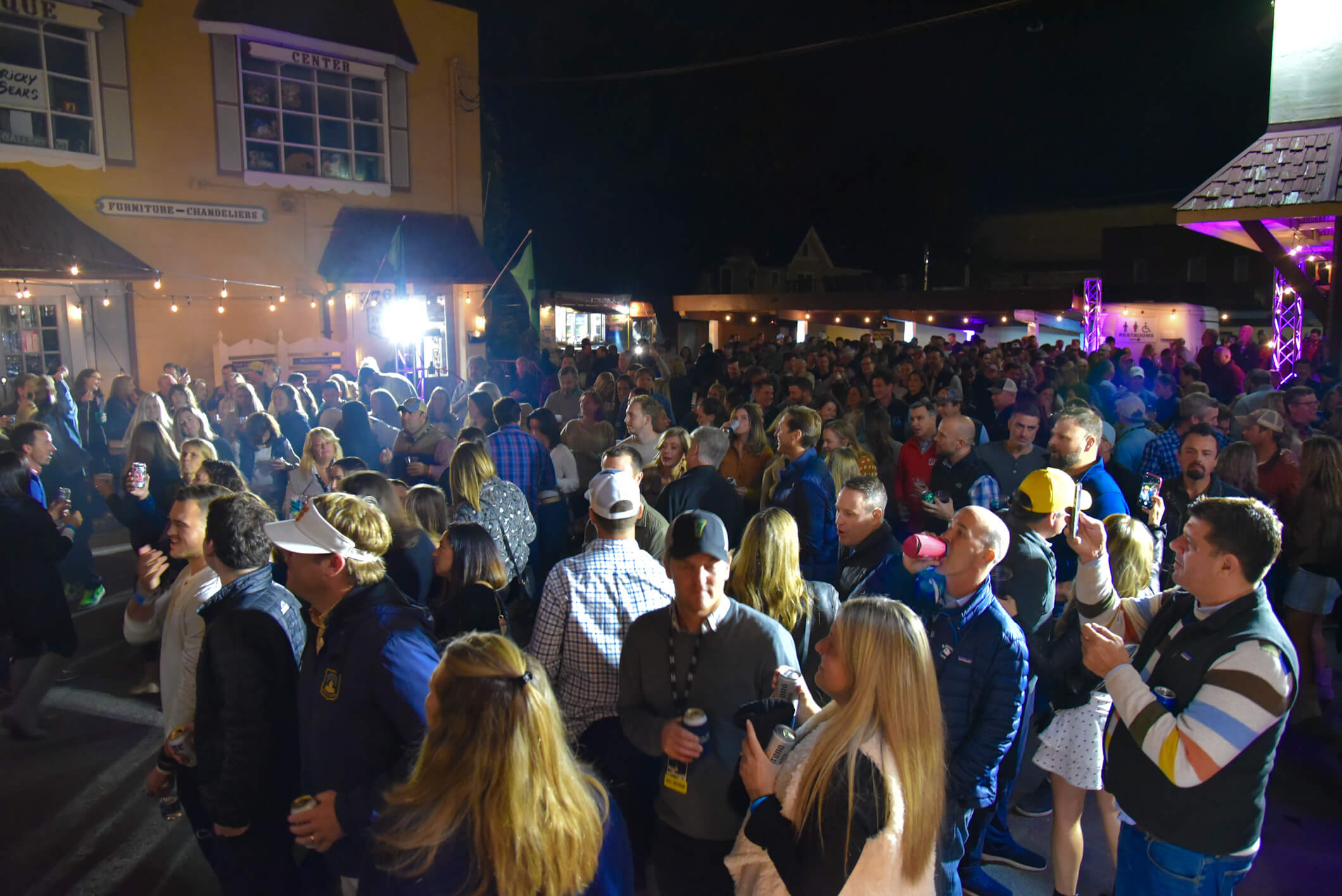 Rumble on the Row II at GIGS Courtyard, October 23, 2021 - photo 27