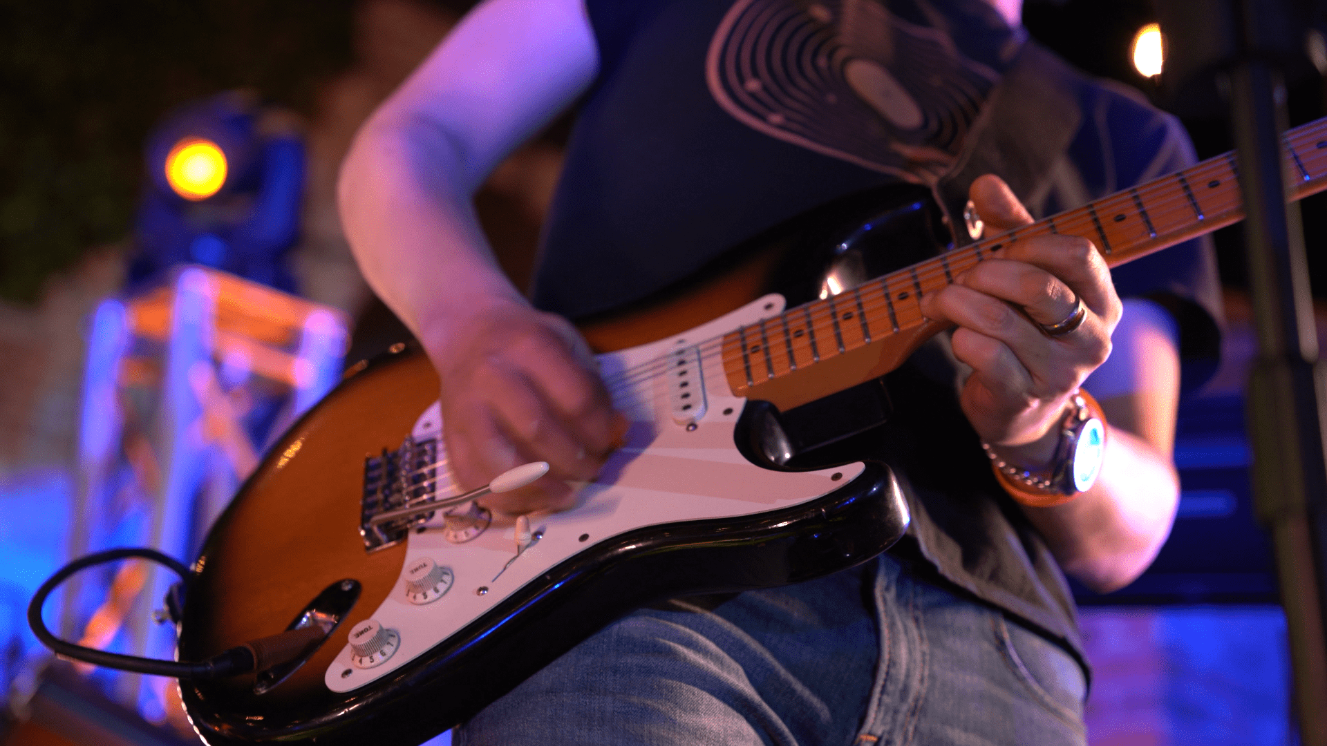 Sean Gaiser at GIGS Courtyard, April 30, 2022 - photo 15