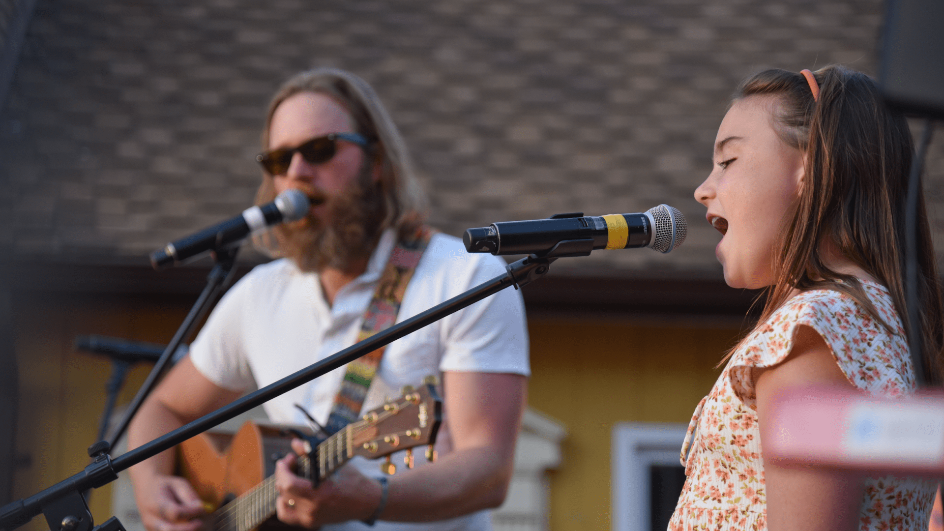 Sean Gaiser at GIGS Courtyard, April 30, 2022 - photo 20