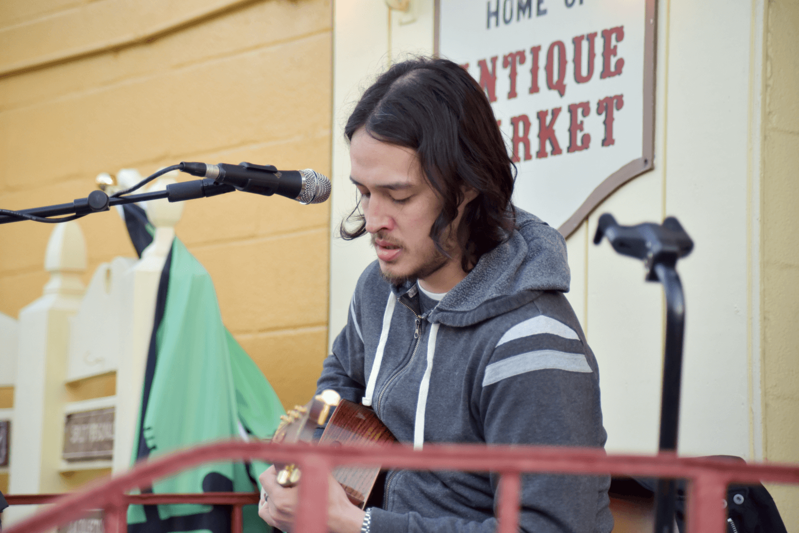 Sean Chyun at GIGS Courtyard, October 8, 2022 - photo 12