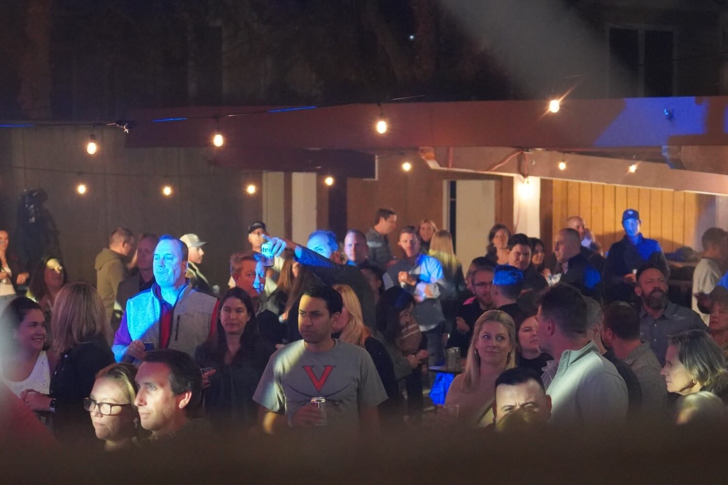 Sean Gaiser at GIGS Courtyard, November 12, 2022 - photo 15