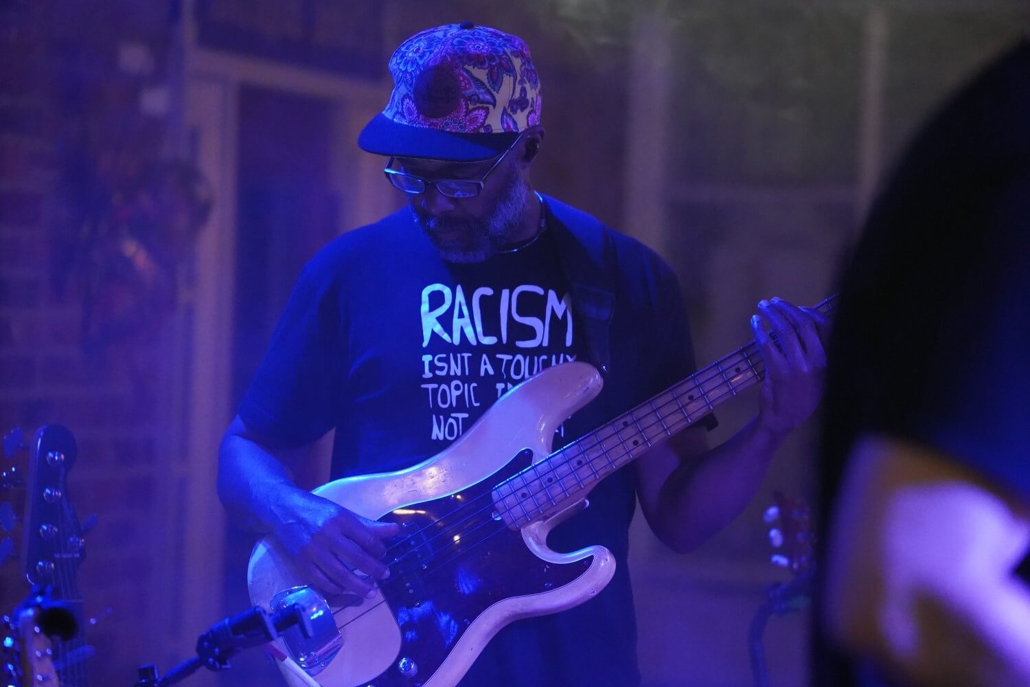 Sean Gaiser at GIGS Courtyard, November 12, 2022 - photo 19