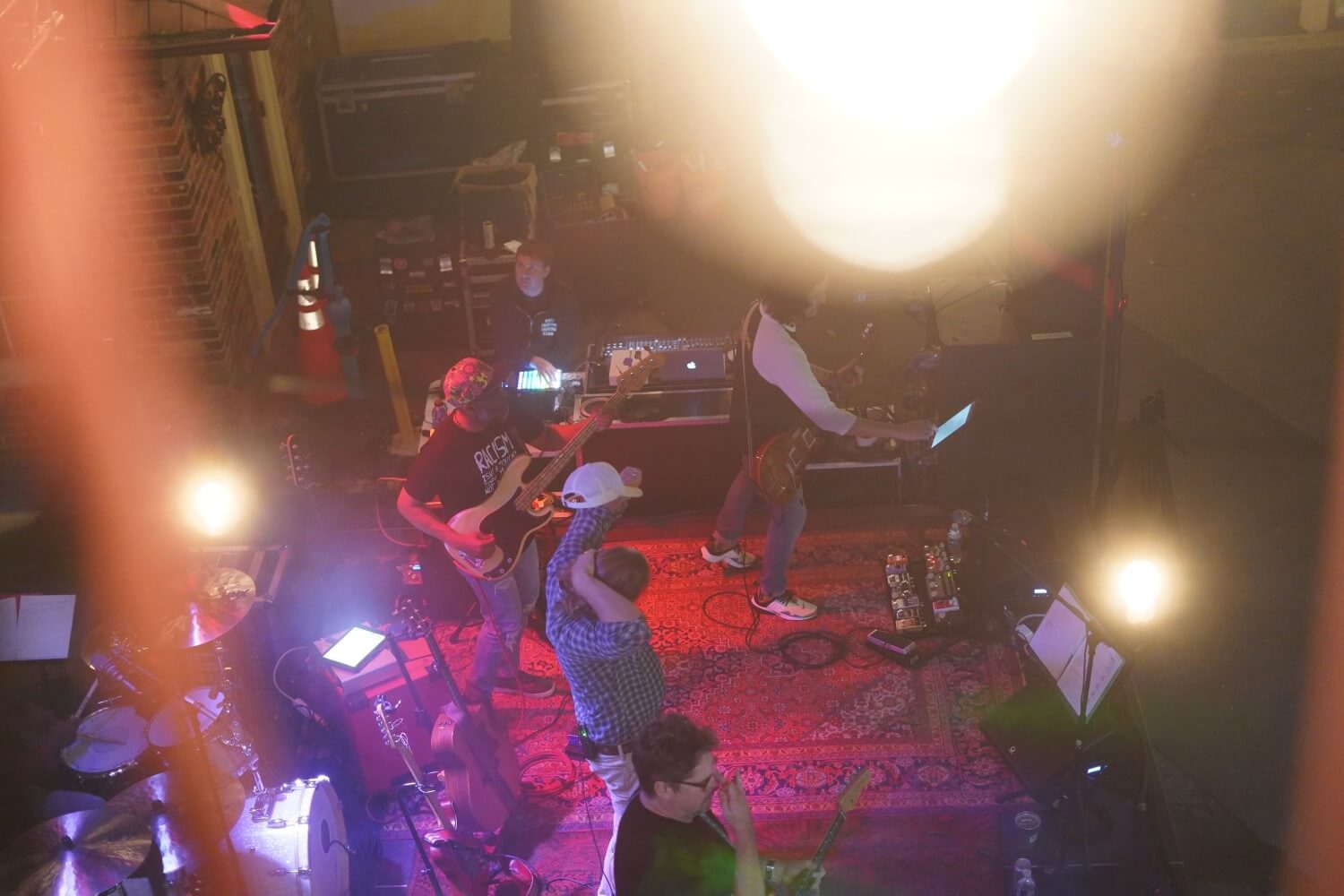 Sean Gaiser at GIGS Courtyard, November 12, 2022 - photo 17