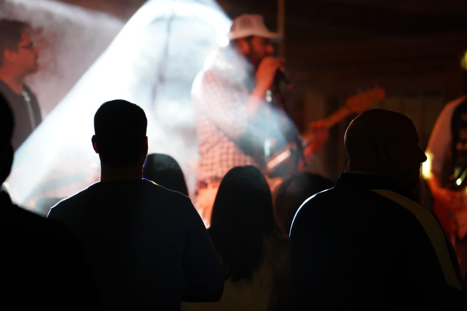 Sean Gaiser at GIGS Courtyard, November 12, 2022 - photo 8