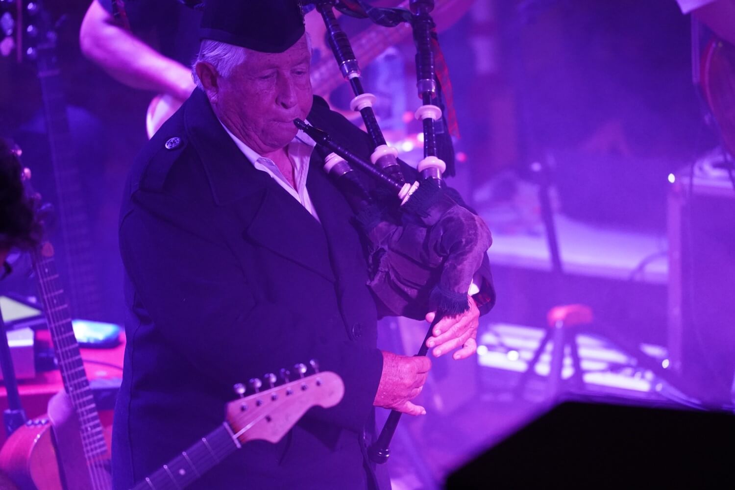 Sean Gaiser at GIGS Courtyard, November 12, 2022 - photo 16