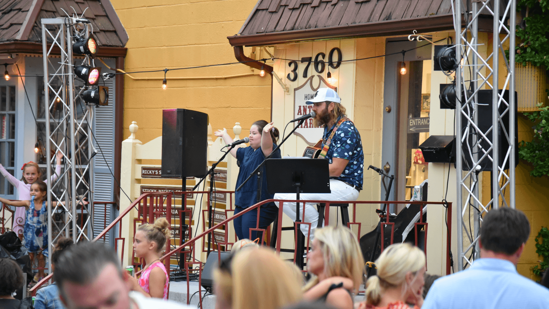 Sean Gaiser and Friends at GIGS Courtyard, September 10, 2022 - photo 11