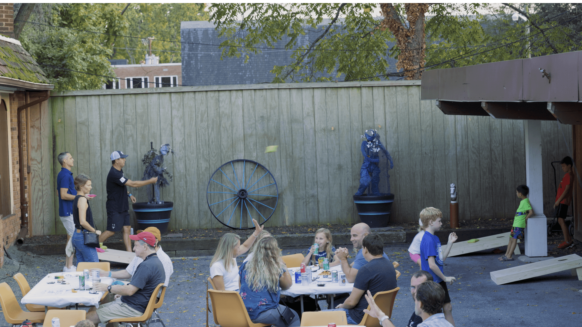 Taylor Carson at GIGS Courtyard, September 17, 2022 - photo 6