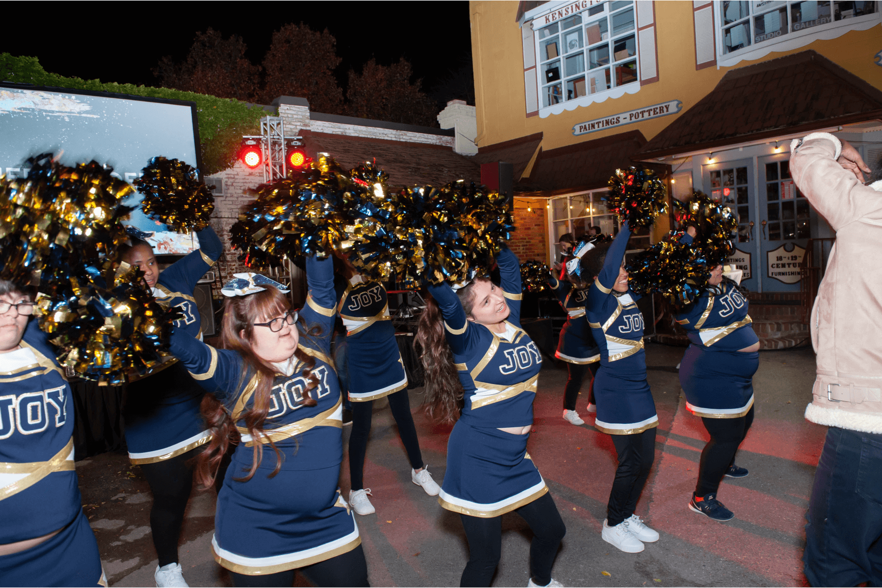 Tribute 21 at GIGS Courtyard, November 13, 2021 - photo 9